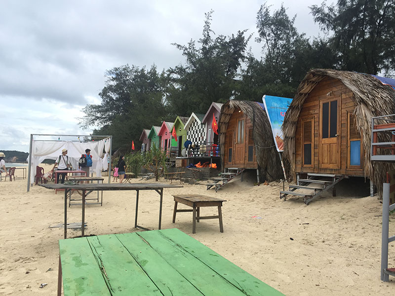 Du khách muốn thuê phòng nghỉ phải đặt cọc tiền trước 1 tuần
