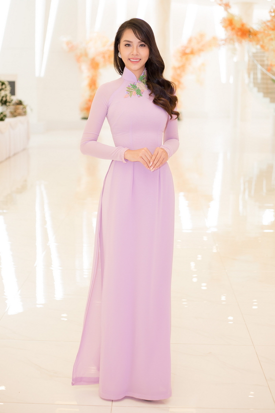 Mới đây, Hoa hậu Biển Việt Nam 2016 đã nhận bằng tốt nghiệp Trường đại học Kinh doanh và Công nghệ Hà Nội loại xuất sắc. Khi nhận lời mời từ Hoa hậu Hằng Nguyễn, người đẹp vô cùng hào hứng. Dù bận rộn với công việc, cô vẫn đi đi về về giữa Hà Nội và TP.HCM để cùng ê kíp bàn bạc, thảo luận cho những hoạt động sắp tới. Thùy Trang cho biết, đơn giản là vì cô muốn góp một phần sức mình, giúp các em nhỏ thiệt thòi có thêm nghị lực và niềm tin vào cuộc sống. 