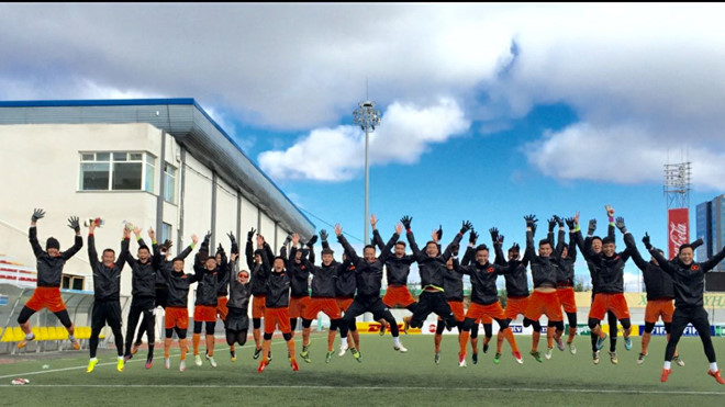 U16 Việt Nam thể hiện quyết tâm thắng Australia khi HLV trưởng Vũ Hồng Việt đăng ảnh kèm caption 