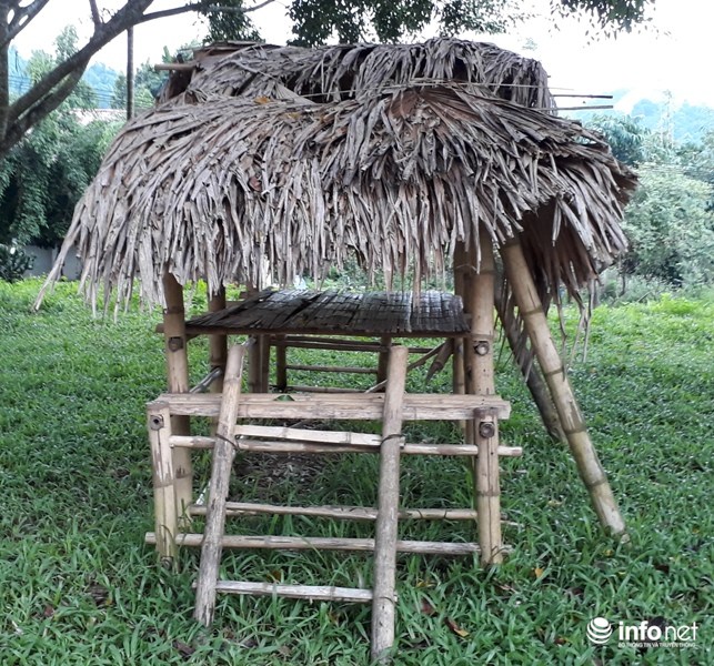 Những cây luồng được làm khu vui chơi cho trẻ ở khu Cớn, xã Yên Thắng.