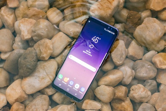 Đây là thiết bị Android có tính năng phong phú nhất hiện nay mà bạn có thể mua và là một trong những thiết bị tốt nhất hiện tại. Nhưng nếu bạn không cần bút S Pen hoặc màn hình lớn, vậy thì hãy xem xét lựa chọn bộ đôi Galaxy S8 và S8 Plus thay thế. 