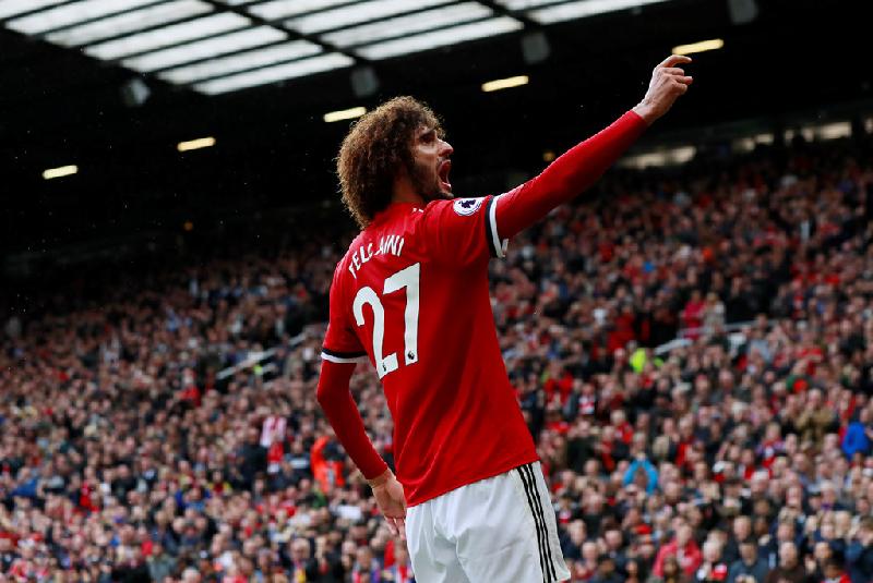 Trên sân, Marouane Fellaini cùng đồng đội đã cống hiến cho người hâm mộ bữa tiệc bàn thắng thịnh soạn trong cuộc tiếp đón đội bóng đứng cuối bảng Crystal Palace.