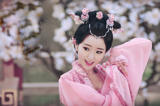 Lý Thường Như (Mao Hiểu Đồng) Tam tiểu thư Lý phủ. Ẩn sau vẻ ngoài nhu mì là kẻ hiểm độc khó lường. Một lòng ái mộ Thác Bạt Dư và cũng vì y mà sẵn sàng không từ thủ đoạn.
