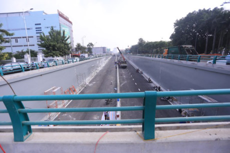 Công trình bị chậm tiến độ và đã được 2 lần gia hạn thời gian hoàn thành. Hạn cuối hoàn thành công trình là ngày 29/10.