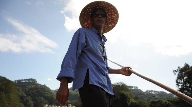 Vé di chuyển bằng vè tre không bao gồm phí tham quan Khu thắng cảnh núi Vũ Di, nhưng trải nghiệm này xứng đáng để du khách chi thêm tiền.