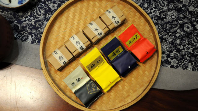 Tới khu nghỉ dưỡng Da Hong Pao, du khách có cơ hội thưởng thức những loại trà Ông Long hảo hạng nhất.
