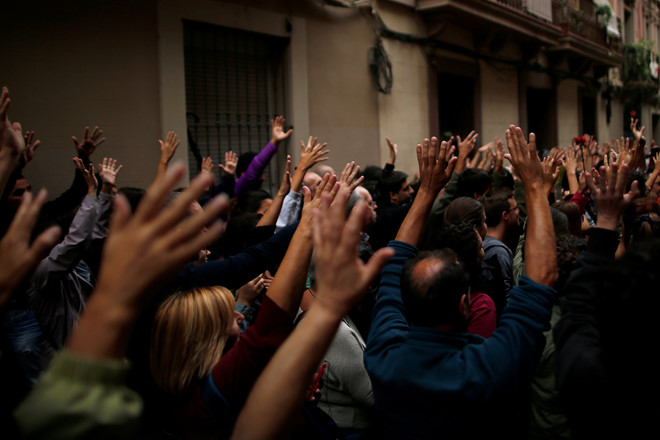 Người Catalan đòi độc lập, tương lai Barcelona giờ đang trong dấu hỏi.