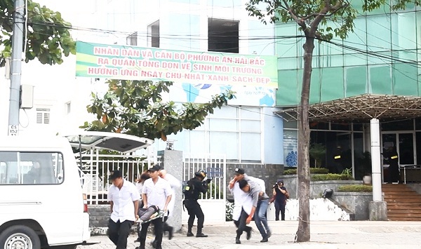 Các con tin được giải cứu và đưa ra ngoài an toàn, nhóm khủng bố bị bắt giữ