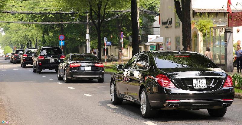 Dàn xe sang trong lễ rước dâu Hoa hậu Đặng Thu Thảo
