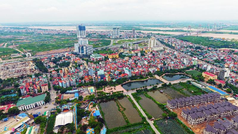 Khu vực các phường Xuân Đỉnh, Xuân La và cầu Nhật Tân nhìn từ phía công viên nước hồ Tây (quận Tây Hồ).