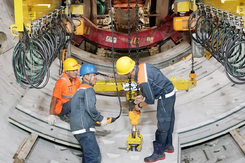 'Độn thổ' xuống đường hầm Metro đầu tiên do 'siêu robot' đào ngay trung tâm TP.HCM - ảnh 8