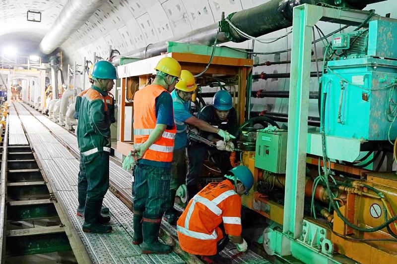 'Độn thổ' xuống đường hầm Metro đầu tiên do 'siêu robot' đào ngay trung tâm TP.HCM - ảnh 11