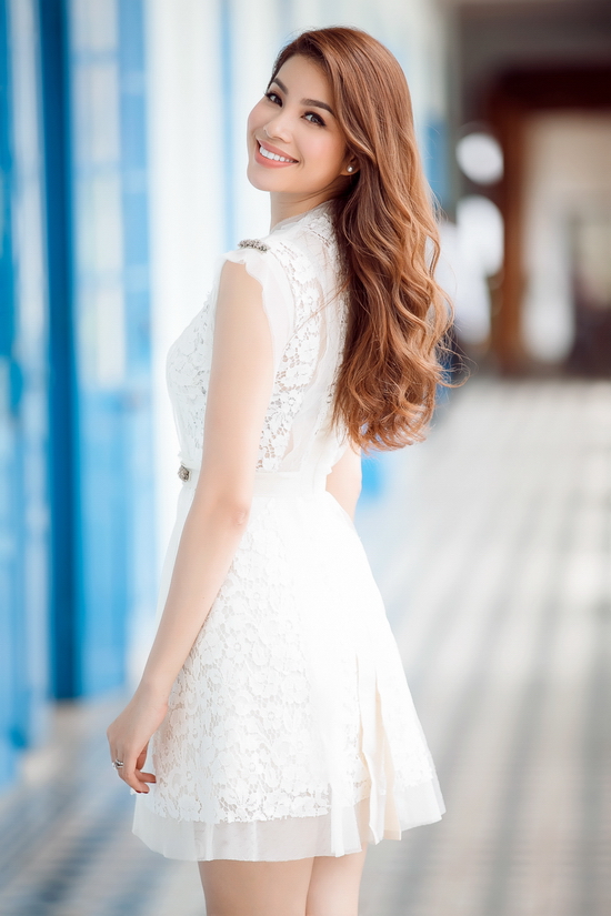 “Nha Trang là nơi đã đưa Phạm Hương có cơ hội để thay đổi cuộc đời mình, ngay thời điểm này khi trở lại đây, đã mang đến cho Phạm Hương một cảm giác rất đặc biệt..” Phạm Hương chia sẻ.