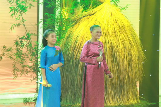 Phương Nghi và bà Cẩm đều mê hát dân ca nên thông qua chương trình, Phương Nghi muốn lên TV trình diễn, ba sẽ thấy và tìm về gặp. Những lời tâm sự khiến khán giả lẫn các thành viên ban giám khảo rưng rưng nước mắt.