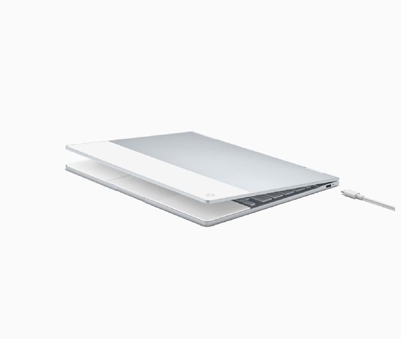 Pixelbook mới đã có sẵn để đặt hàng trước ngay bây giờ, nhưng các lô hàng sẽ bắt đầu được giao đến tay người dùng vào ngày 31/10. Chromebook mới sẽ cạnh tranh với Macbook của Apple và Surface của Microsoft, nhưng mô hình mới này là bằng chứng sống động rằng Google rất nghiêm túc về phần cứng và cam kết hoàn toàn để cải tiến Chrome OS bất chấp những hạn chế rõ ràng so với Windows và Android.