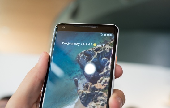 Tất cả điều đó giúp cho camera của Pixel 2 XL đạt điểm cao nhất trên smartphone mà trang DxOmark ghi nhận, thậm chí còn tốt hơn cả camera kép trên iPhone X và Galaxy Note 8. 