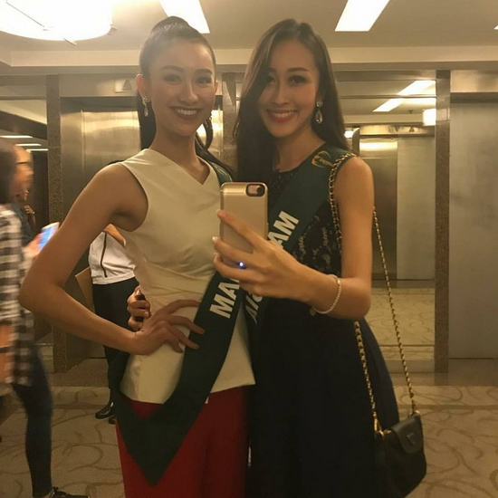 Hà Thu và bạn cùng phòng - thí sinh Malaysia
