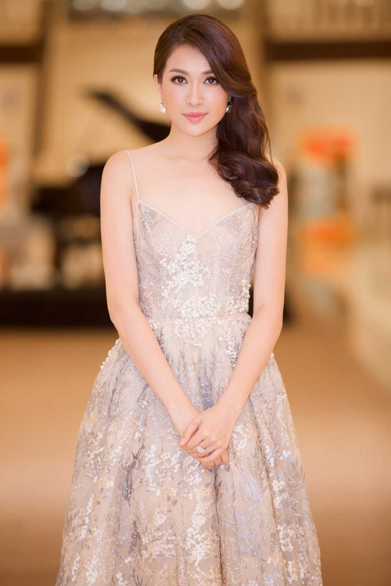 Á hậu Lệ Hằng giữ vai trò mentor, cùng hội đồng chuyên môn tìm ra cô gái phong cách nhất.