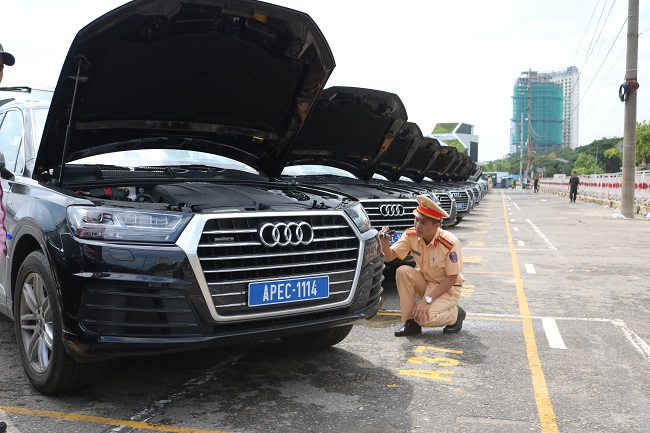 Đợt kiểm tra này kéo dài từ ngày 20/10 đến ngày 4/11. Quá trình kiểm tra, Cục CSGT đã phát hiện và yêu cầu các đơn vị cung ứng phương tiện chưa đảm bảo tiêu chuẩn an toàn kỹ thuật nhanh chóng khắc phục, sửa chữa và đưa phương tiện đến để kiểm tra lại, kịp thời phục vụ an toàn cho Tuần lễ cấp cao APEC 2017.