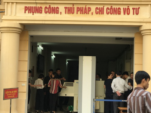 Khu cực kiểm tra an ninh