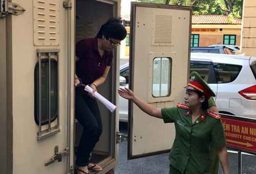 Lừa đảo gần 400 tỷ đồng, cựu ĐBQH Châu Thị Thu Nga đối mặt mức án nào?