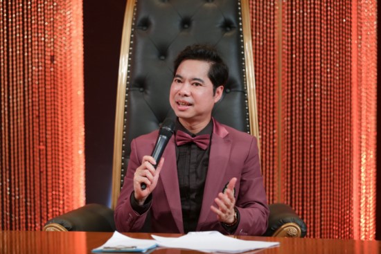 Danh ca Ngọc Sơn.