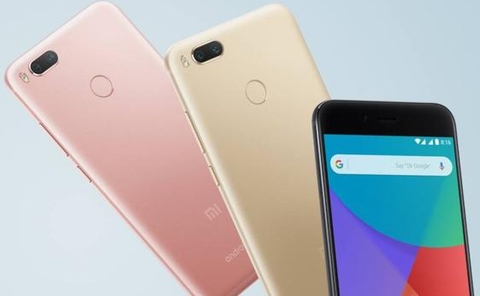 Xiaomi MiA1 (5,99 triệu đồng). Có mặt tại thị trường Việt Nam từ ngày 25/9, MiA1 là một smartphone chạy trên nền Android nguyên bản, hứa hẹn mang đến trải nghiệm phần mềm chất lượng cao được chính Google thiết kế. Mi A1 được trang bị màn hình 5,5-inch cong 2,5D với sự bảo vệ từ kính cường lực Corning Gorilla Glass, sức mạnh từ nền tảng Qualcomm Snapdragon 625 (8 nhân 2.0GHz) công nghệ 14nm FinFET. Ngoài ra, thiết bị còn được trang bị 4GB RAM và 64GB bộ nhớ trong. Với mức giá 5,99 triệu đồng, Mi A1 thực sự là một “đối thủ” của các sản phẩm cùng phân khúc.