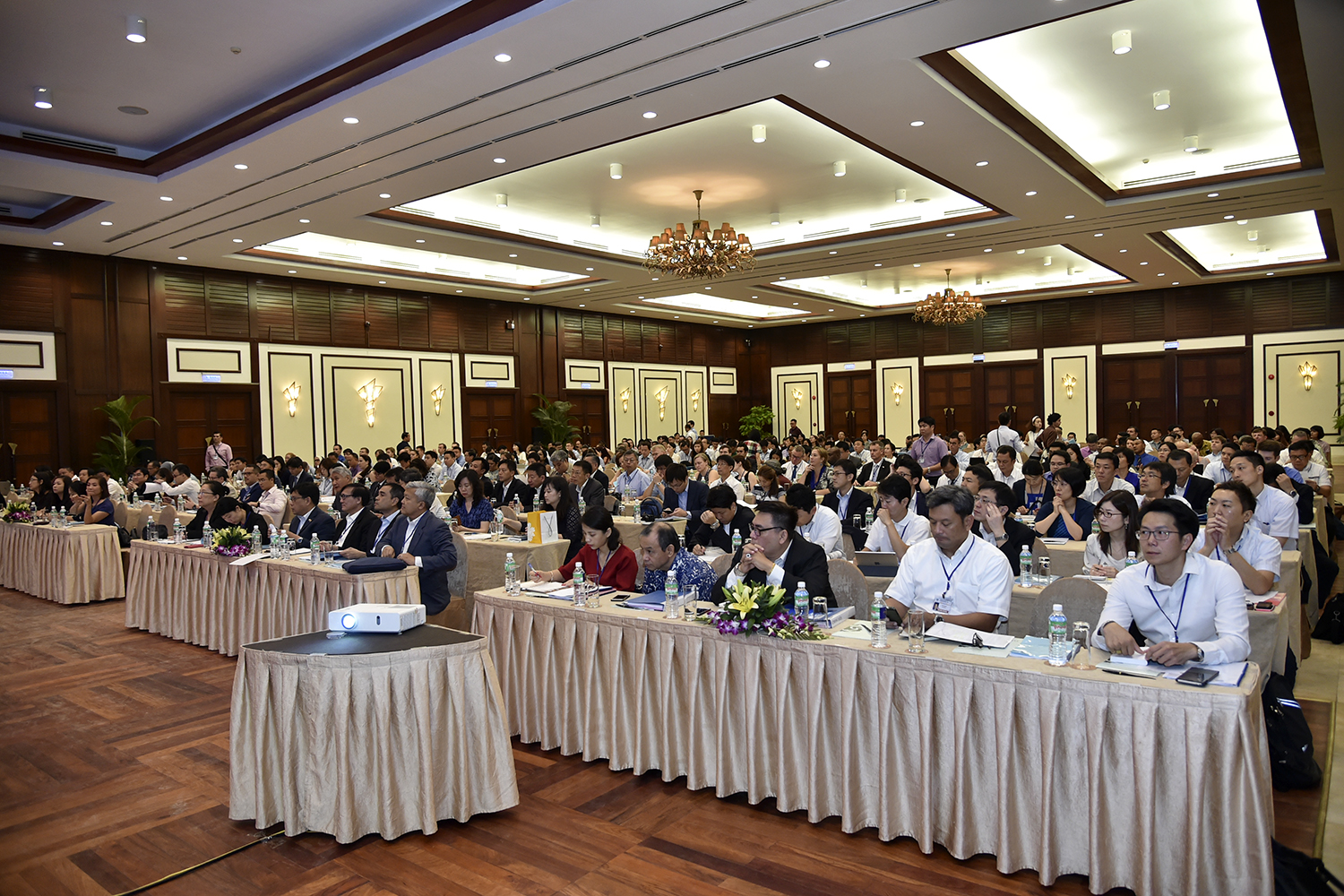 Chùm ảnh 250 đại diện của 20 nền kinh tế khảo sát địa điểm tổ chức APEC 2017