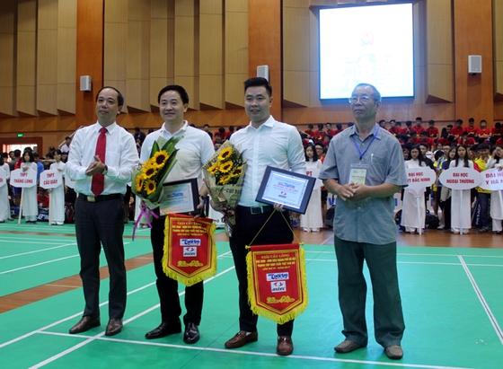 Khai mạc Giải cầu lông HSSV tranh cúp Báo Tuổi trẻ Thủ đô lần thứ IV
