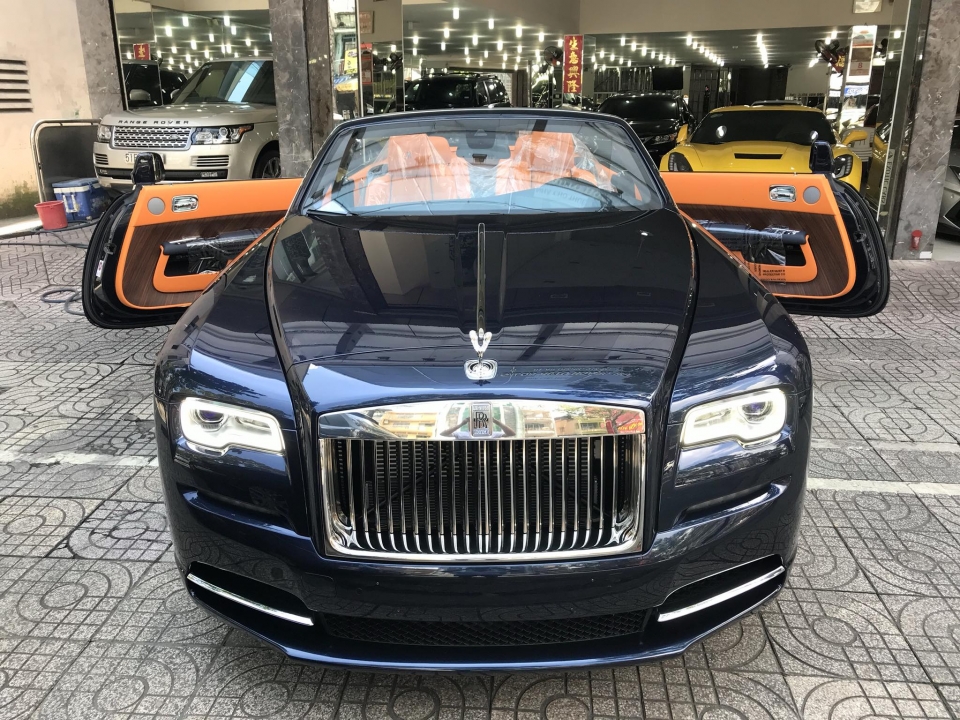 Xế sang Rolls-Royce Dawn độc nhất Việt Nam được rao bán tại Tp.HCM