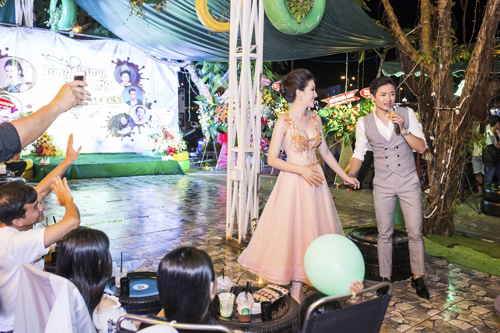 Sau khi lên chức bà chủ, thời gian tới người đẹp gốc Kiên Giang sẽ quay trở lại với một số dự án nghệ thuật mới vào cuối năm nay.