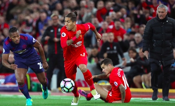 HLV Mourinho lại giở trò &quot;đỗ xe bus&quot; khi so tài với Liverpool?