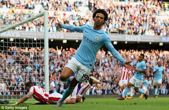 7 lần chọc thủng lưới Stoke, Man City phô diễn sức mạnh vô địch!