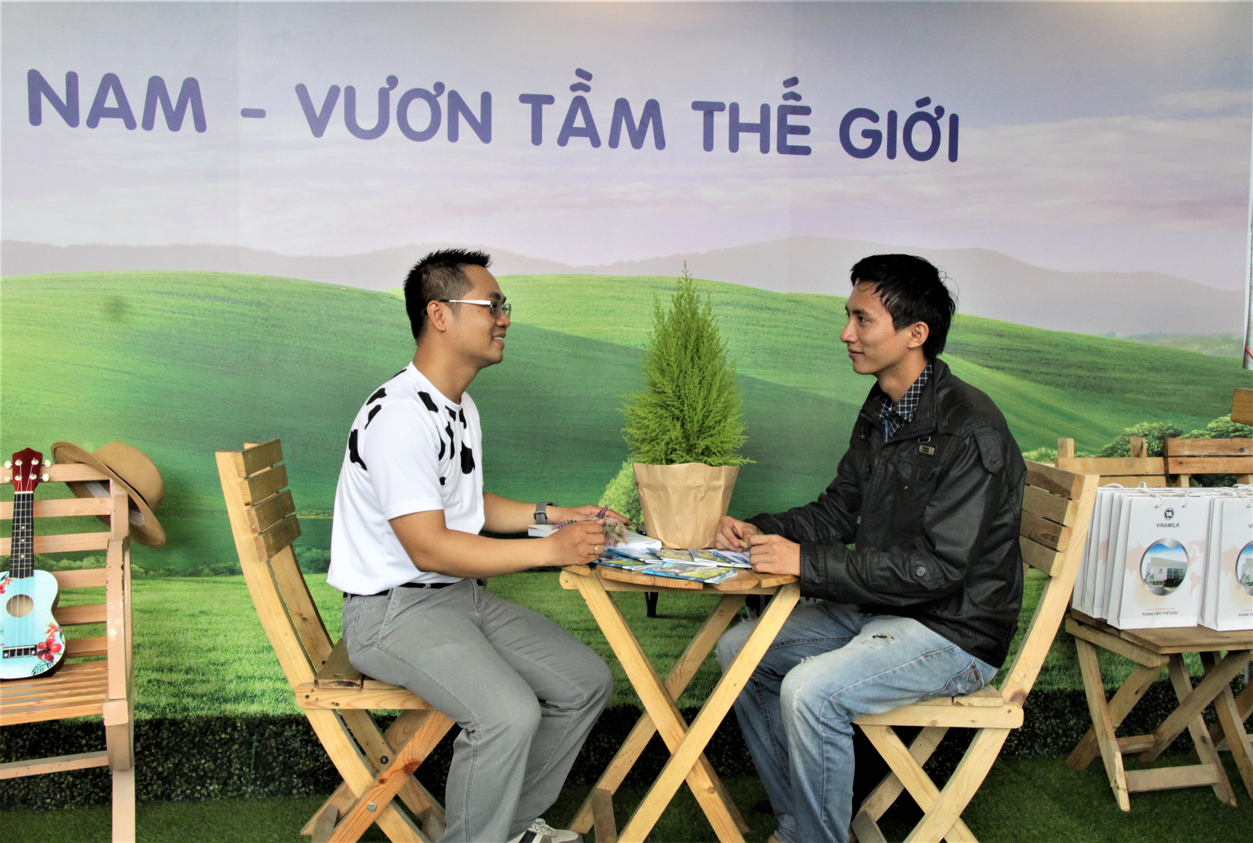 Đến với gian hàng Vinamilk, các bạn luôn nhận được sự hỗ trợ, tư vấn nhiệt tình