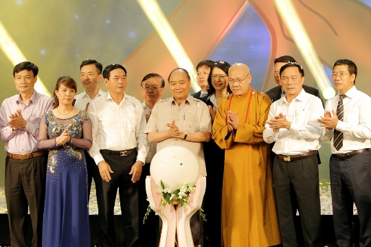 Tập đoàn FLC chung tay cùng tháng cao điểm &quot;Vì người nghèo&quot; năm 2017