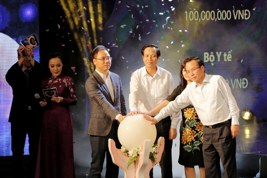 Ông Đặng Tất Thắng – Phó TGĐ Tập đoàn FLC tại chương trình (thứ ba từ trái sang)