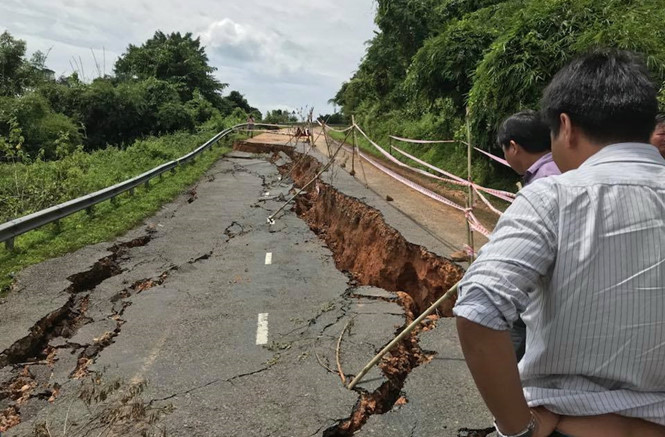 Sạt lở nghiêm trọng, QL 28B tê liệt hoàn toàn