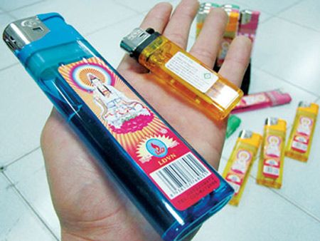 Bỏng &quot;của quý&quot; vì bật lửa trong túi quần phát hỏa