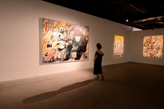 Triển lãm“Nhìn lại - Retrospective” mở cửa tự do đón công chúng từ ngày 15/10 đến hết ngày 12/11/2017 tại Trung tâm nghệ thuật đương đại Vincom VCCA, B1-R3 Vincom Royal City, 72 Nguyễn Trãi, Thanh Xuân, Hà Nội. Trong khuôn khổ của Triển lãm, họa sĩ Lê Kinh Tài cũng sẽ có buổi chia sẻ với công chúng về con đường nghệ thuật mà ông theo đuổi vào ngày 11/11.