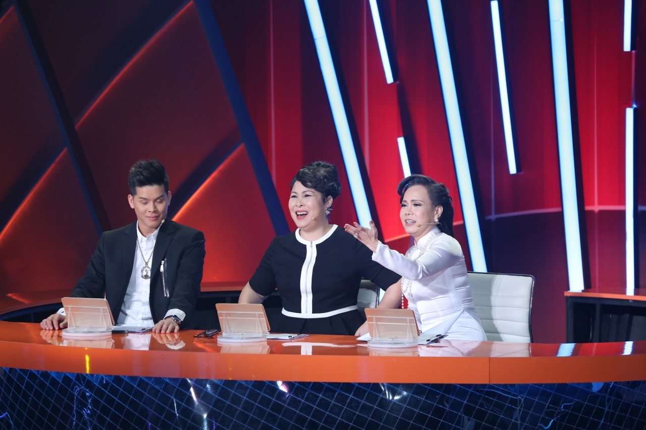 John Huy Trần - NSND Hồng Vân - Việt Hương