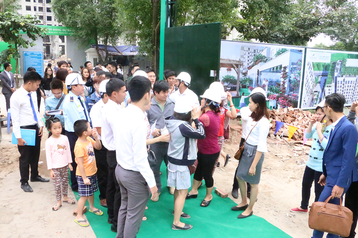 Căn hộ mẫu Valencia Garden thu hút hàng trăm khách hàng tham dự