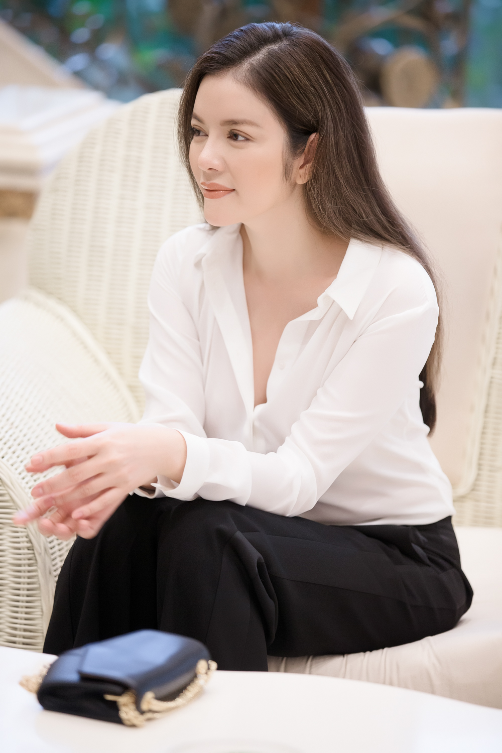 Chia sẻ về đại diện Huyền My của Việt Nam, Lý Nhã Kỳ cho rằng: Huyền My là thí sinh đại diện Việt Nam, điều đó cũng chứng tỏ rằng cô ấy có đủ tài sắc để đại diện Việt Nam đi thi đấu trường sắc đẹp này. 