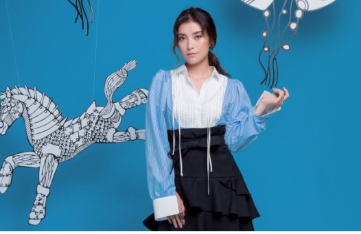 Tiêu Châu Như Quỳnh nữ tính trong bộ ảnh mới