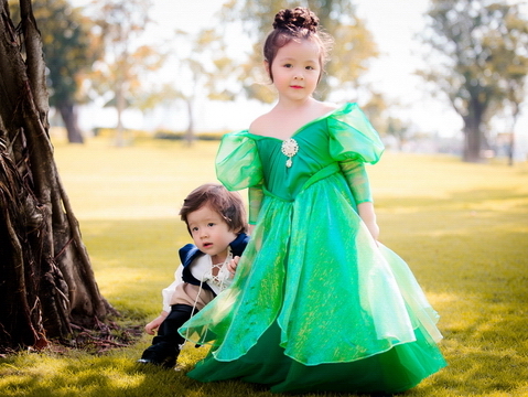 Elly Trần dành tặng thế giới cổ tích cho con nhân ngày lễ Haloween