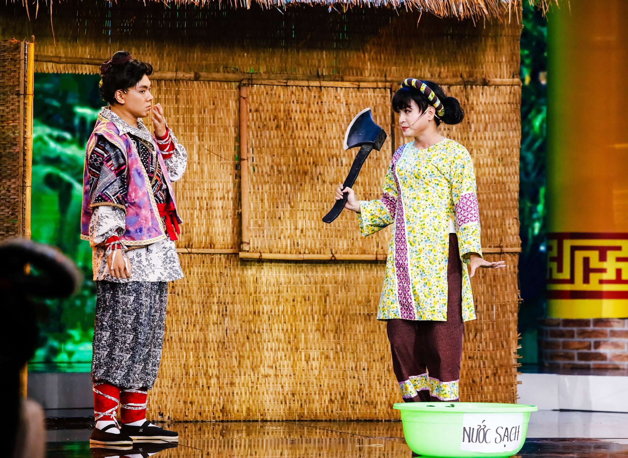 Yêu thích những bộ phim nổi tiếng của TVB, Thái Duy cùng những thành viên khác thành lập nên Chuồn Chuồn Giấy để thỏa niềm đam mê cosplay thành những nhân vật trong phim.