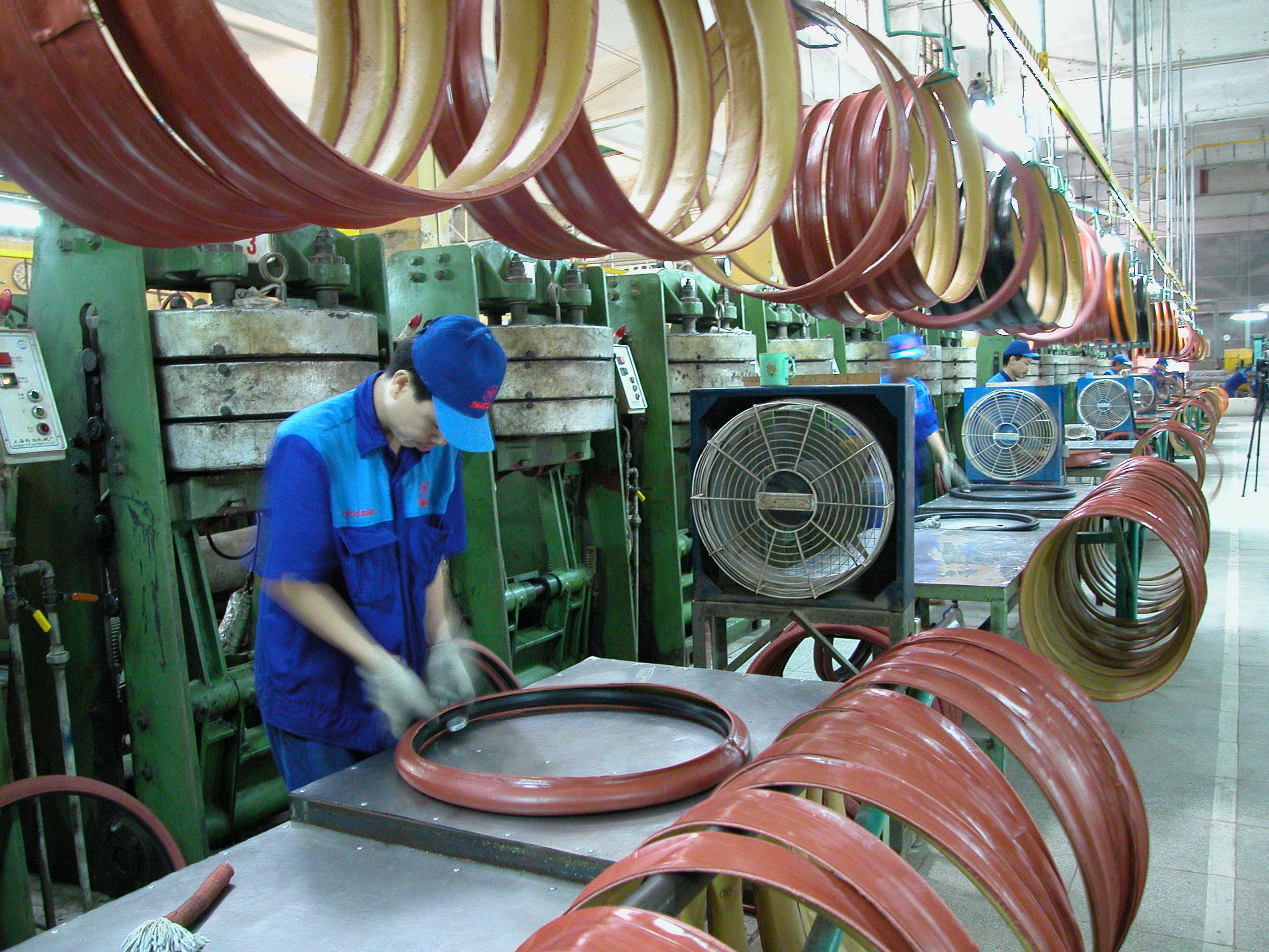 Nhiều doanh nghiệp không muốn 'lớn' vì sợ rủi ro và tốn chi phí
