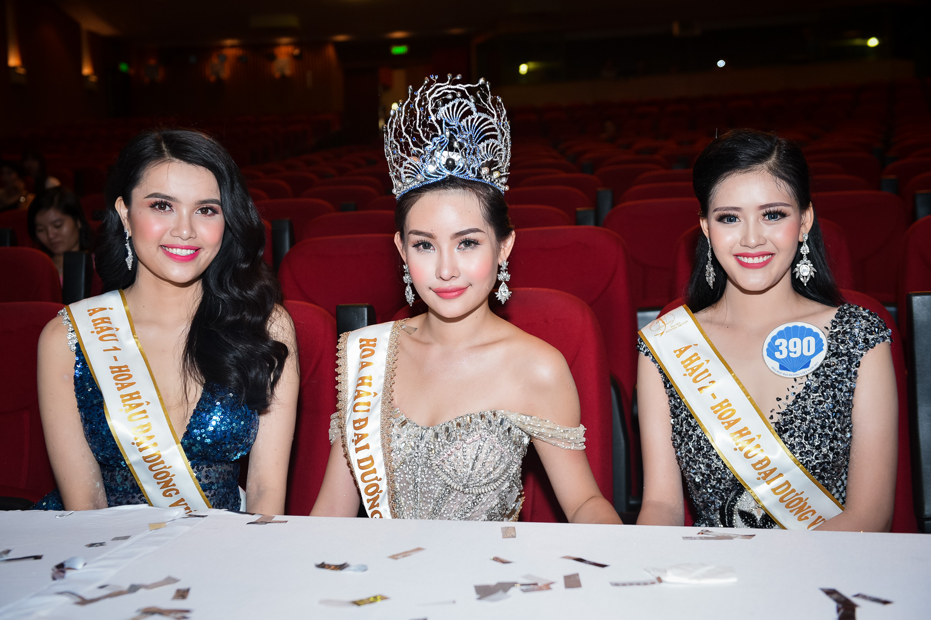 Ngay sau khi đăng quang, Hoa hậu Đại Dương Lê Âu Ngân Anh đã thừa nhận từng phẩu thuật thẩm mỹ.