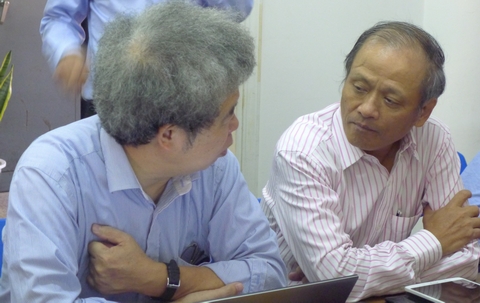 ThS. Đặng Mạnh Phổ - Chuyên gia công nghệ của Ngân hàng Đầu tư và Phát triển Việt Nam và ông Lê Hồng Hà - Phó Chủ tịch Hội Tin học Việt Nam nhiều năm làm Giám khảo Giải thưởng NTĐV.