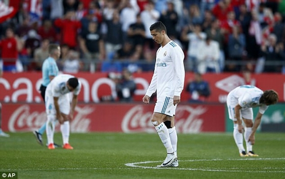 Real Madrid trở thành cựu vô địch La Liga chỉ sau 10 vòng đấu?