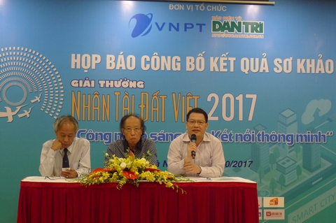 Đại diện Ban tổ chức, Ban Giám khảo trả lời báo giới tại buổi Họp báo.